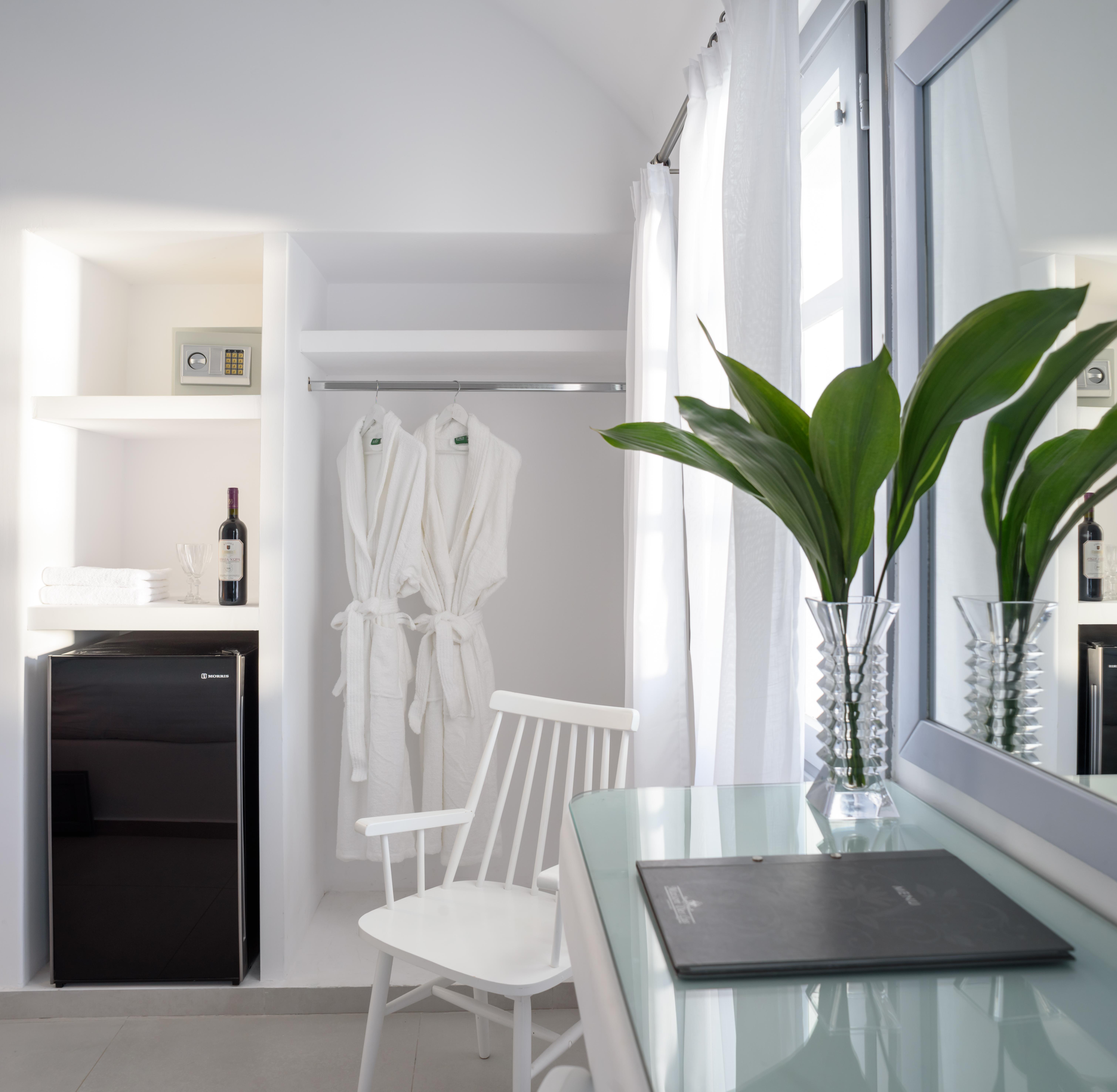 Maison Des Lys - Luxury Suites Akrotírion エクステリア 写真