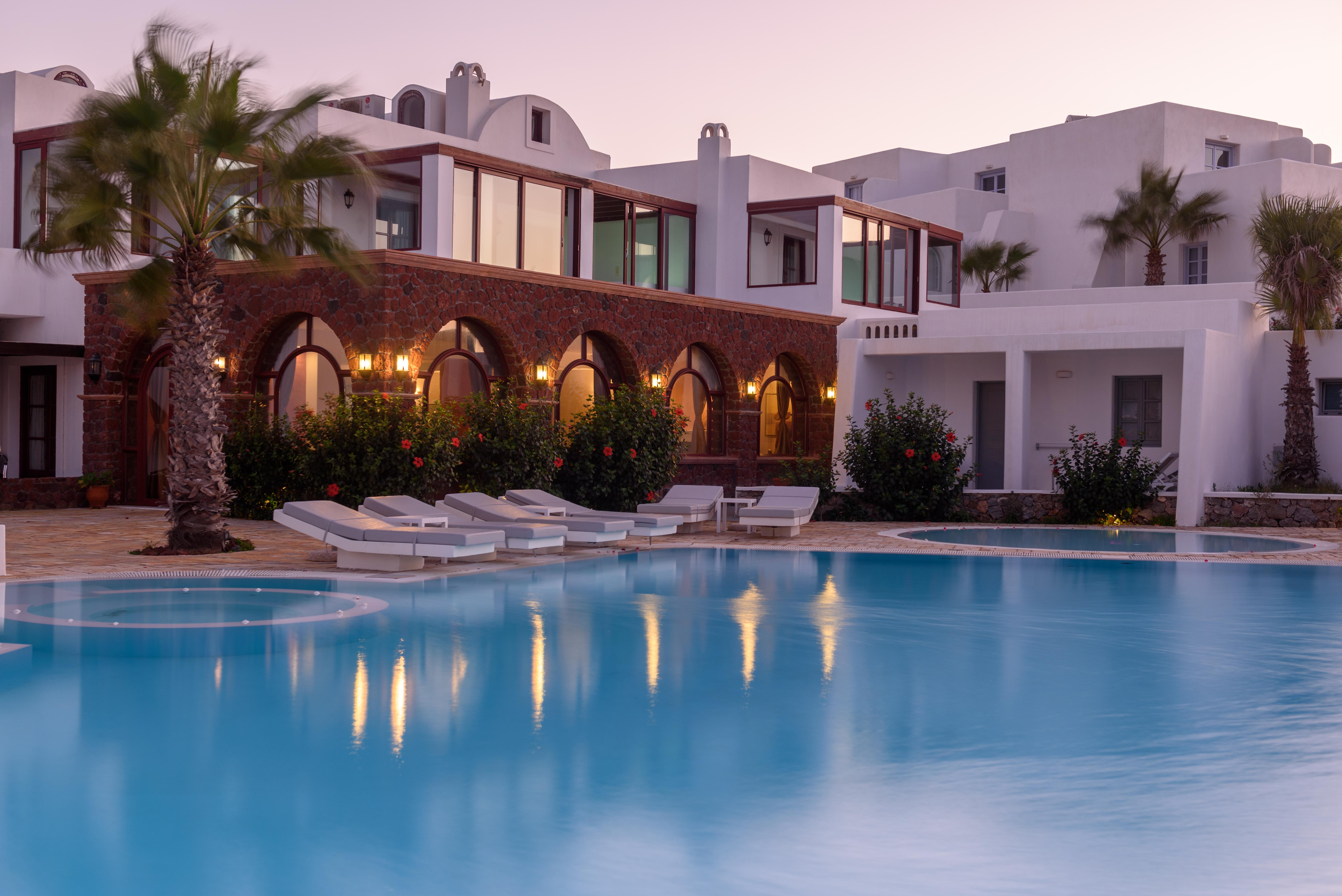 Maison Des Lys - Luxury Suites Akrotírion エクステリア 写真