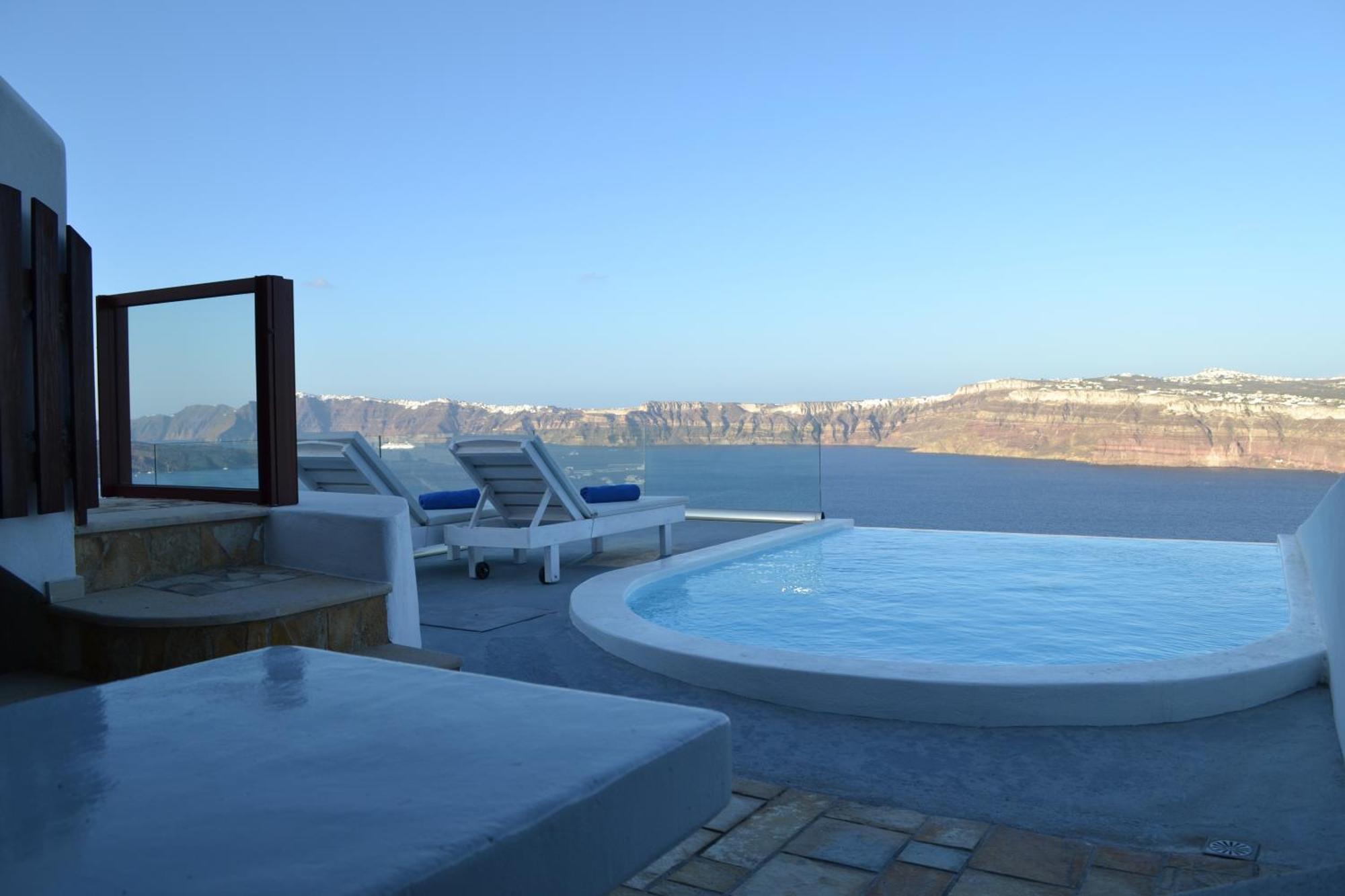 Maison Des Lys - Luxury Suites Akrotírion エクステリア 写真